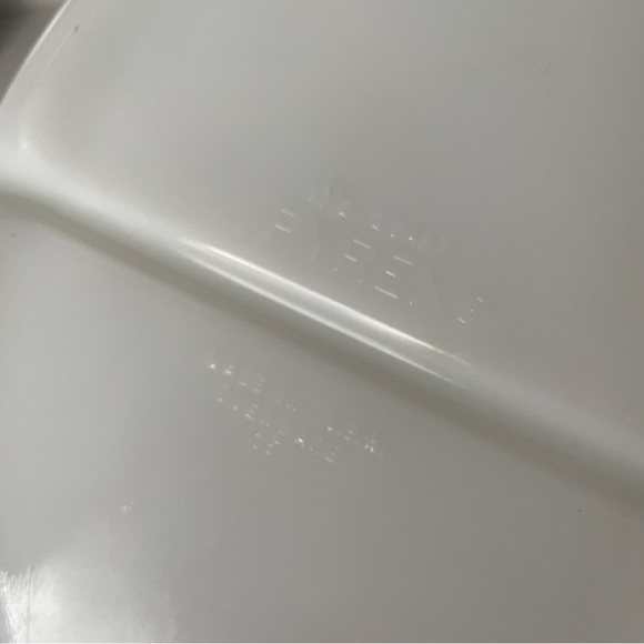 Vintage 1960s Town And Country Pattern Pyrex 1.5 Quart Covered Oval Dish - Picture 5 of 7